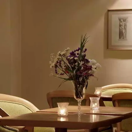 Hotel Pella 2*