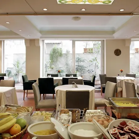 Hotel Pella 2*