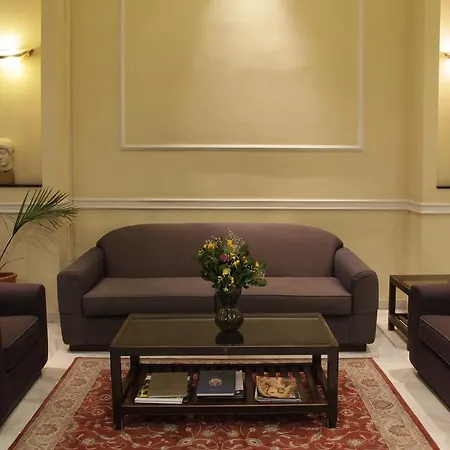 Pella Hotel 2*